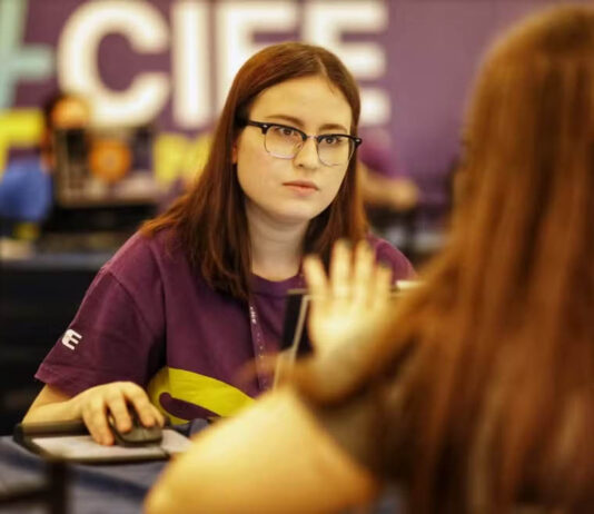 CIEE oferece mais de 8 mil vagas de estágio e Jovem Aprendiz na Bahia; saiba como se inscrever CIEE oferece mais de 8 mil vagas de estágio e Jovem Aprendiz na Bahia