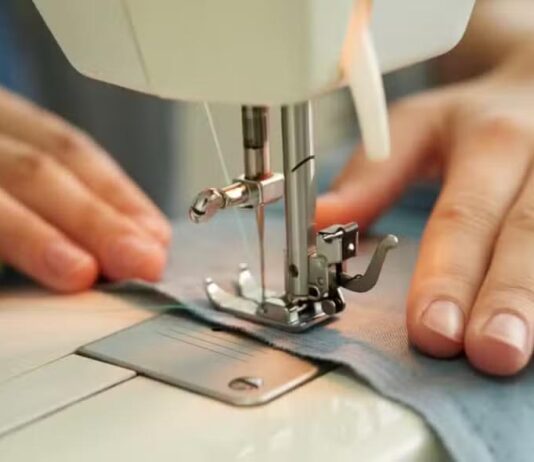 Prefeitura e Senai oferecem curso gratuito de costura industrial com bolsa de R$ 500 Prefeitura e Senai oferecem curso gratuito de costura industrial com bolsa de R$ 500 em distrito de Feira de Santana