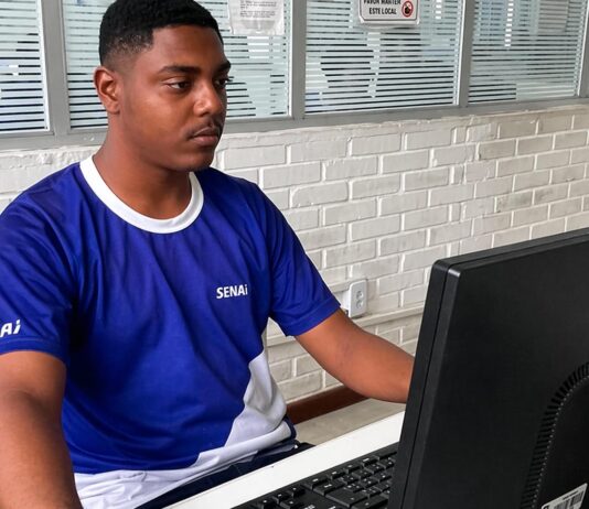 Jovem Aprendiz impulsiona entrada de novos talentos no mercado de trabalho Jovem Aprendiz impulsiona entrada de novos talentos no mercado de trabalho